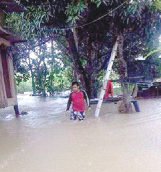 Many marooned in Labuan flooding